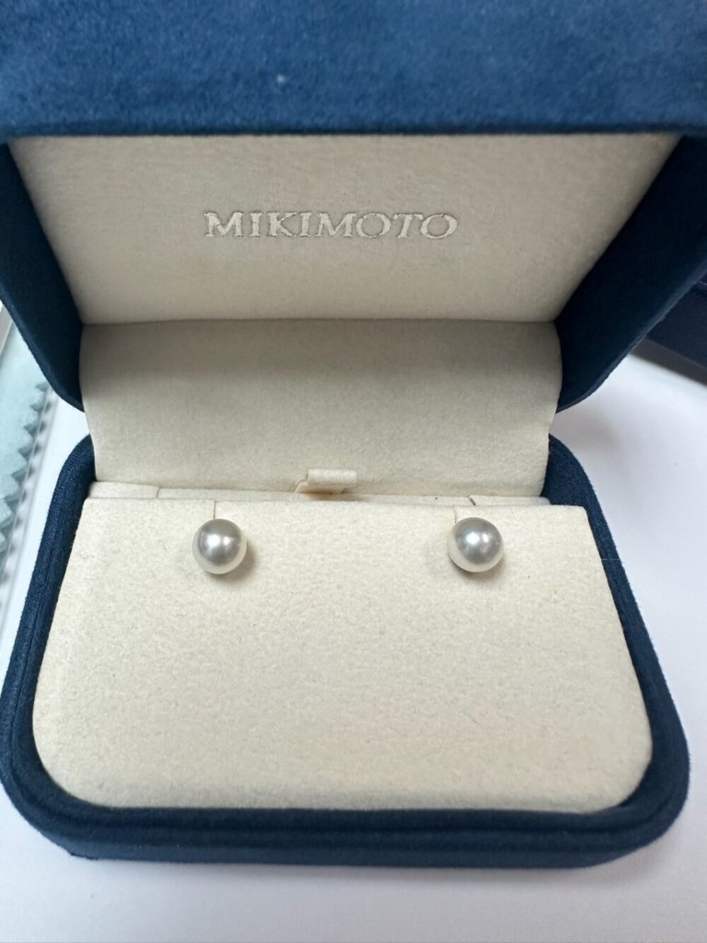 MIKIMOTO Pearl Earrings in 18k white gold